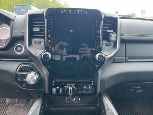 Used 2023 RAM 1500 Laramie AWD/4WD image 17