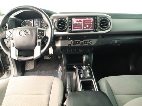 Used 2021 Toyota Tacoma SR5 RWD image 17