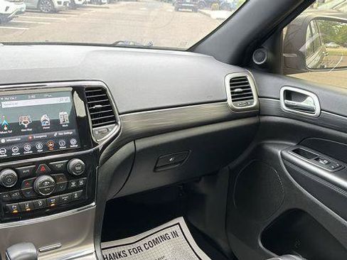 Certified 2022 Jeep Grand Cherokee Laredo X AWD/4WD image 25