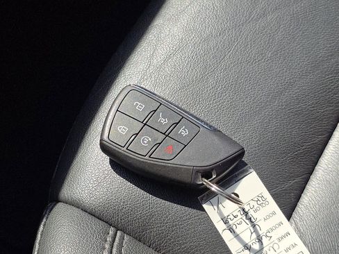 Used 2024 Chevrolet Suburban LT image 39