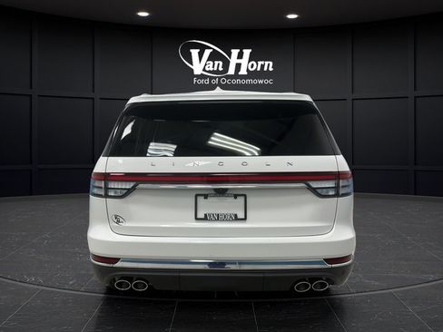 Used 2023 Lincoln Aviator Reserve w/ Equipment Group 201A AWD/4WD image 6