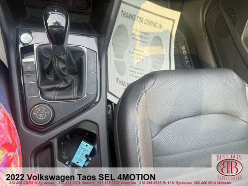 Used 2022 Volkswagen Taos SEL w/ Panoramic Sunroof Package AWD/4WD image 17