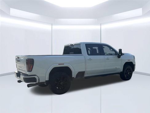 Used 2024 GMC Sierra 2500 AT4 w/ AT4 Premium Plus Package AWD/4WD image 5