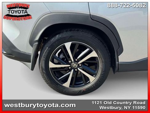 Used 2025 Toyota Corolla Cross AWD Hybrid w/ Convenience Package image 11