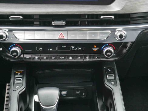 Used 2025 Kia Telluride SX X-Line image 10