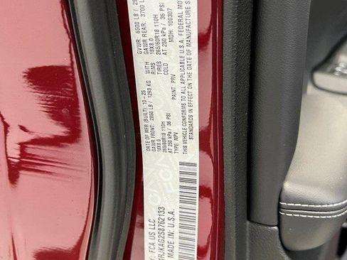 New 2025 Jeep Grand Cherokee L Laredo w/ Luxury Tech Group I image 39