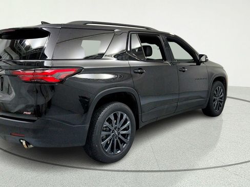Used 2023 Chevrolet Traverse RS FWD image 5