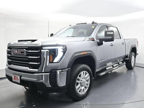 Used 2024 GMC Sierra 3500 SLE w/ SLE Value Package AWD/4WD image 2