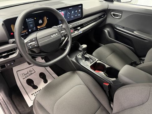 Used 2025 Kia K4 FWD image 4