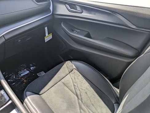 New 2025 Jeep Grand Cherokee L Altitude image 15