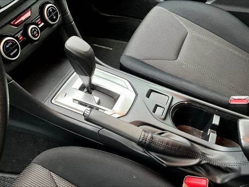 Used 2022 Subaru Crosstrek 2.0i AWD/4WD image 16