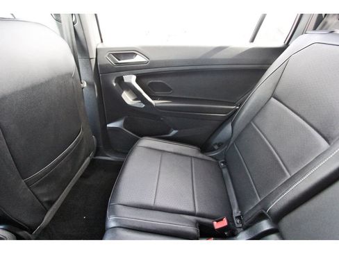Used 2021 Volkswagen Tiguan SE R-Line FWD image 15