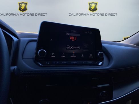 Used 2022 Nissan Rogue SV image 14