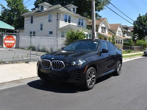 Used 2025 BMW X6 xDrive40i AWD/4WD image 3