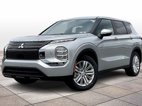 New 2025 Mitsubishi Outlander ES image 2
