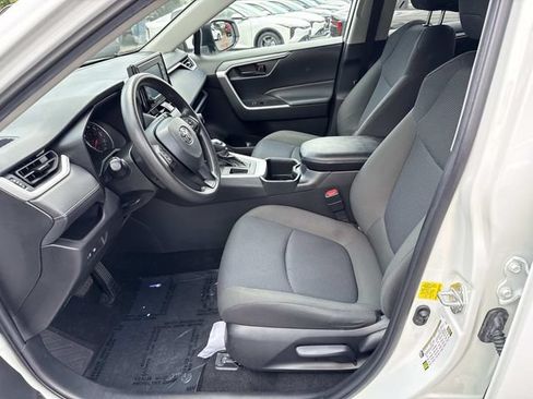 Used 2022 Toyota RAV4 LE FWD image 14