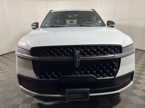 New 2025 Lincoln Navigator L Reserve w/ Jet Appearance Package AWD/4WD image 8