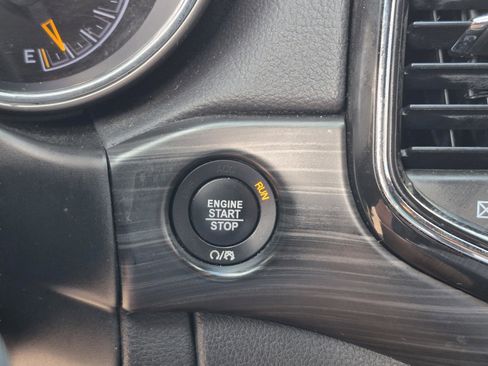 Used 2019 Jeep Grand Cherokee Altitude RWD image 33
