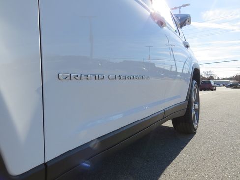 New 2026 Jeep Grand Cherokee Limited image 14