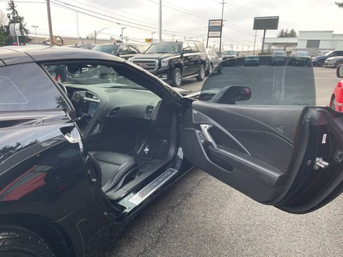 Used 2019 Chevrolet Corvette Stingray Coupe w/ 1LT image 28
