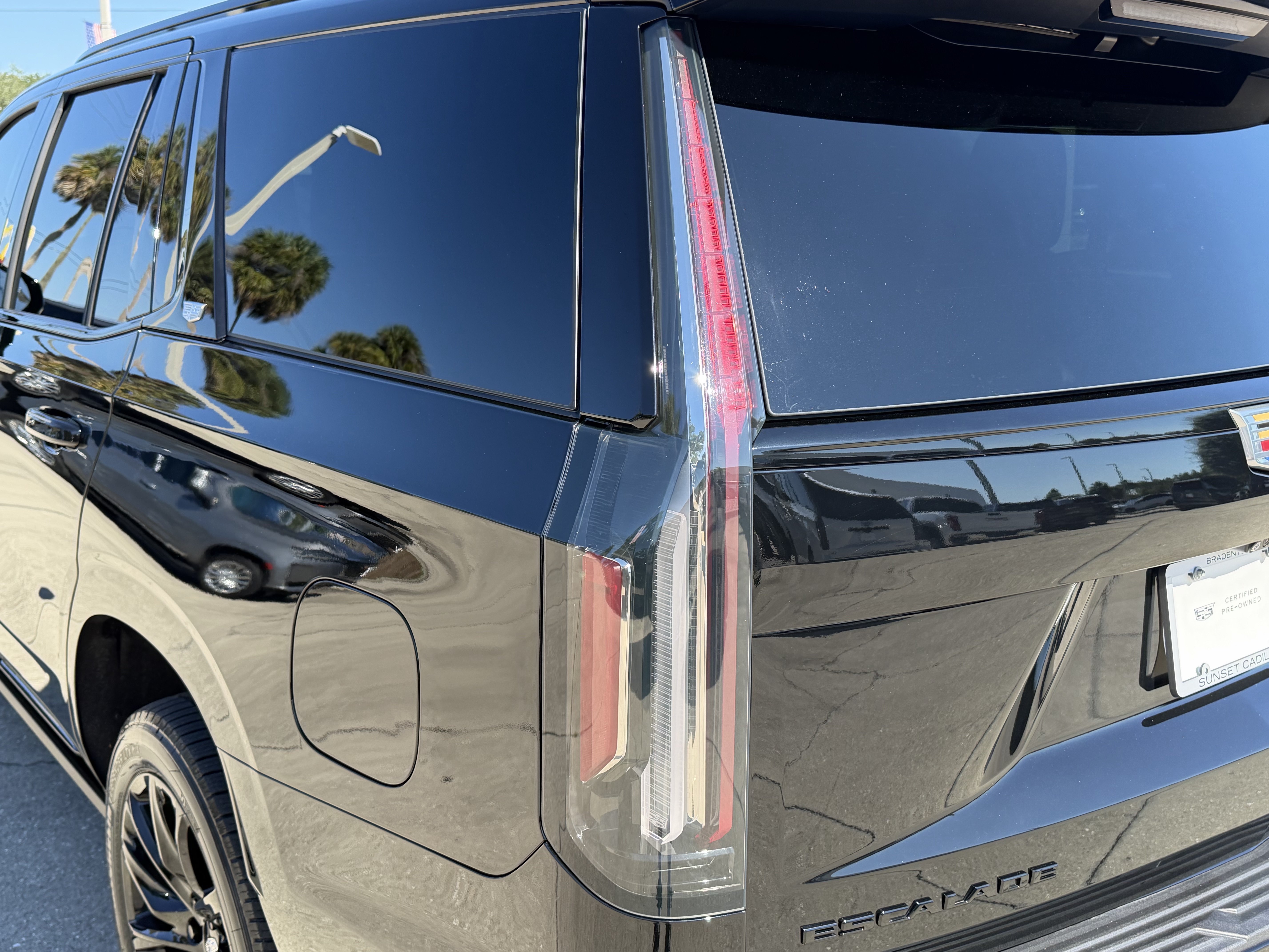 Certified 2023 Cadillac Escalade Sport Platinum AWD/4WD image 10
