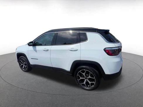 Used 2025 Jeep Compass Limited AWD/4WD image 10