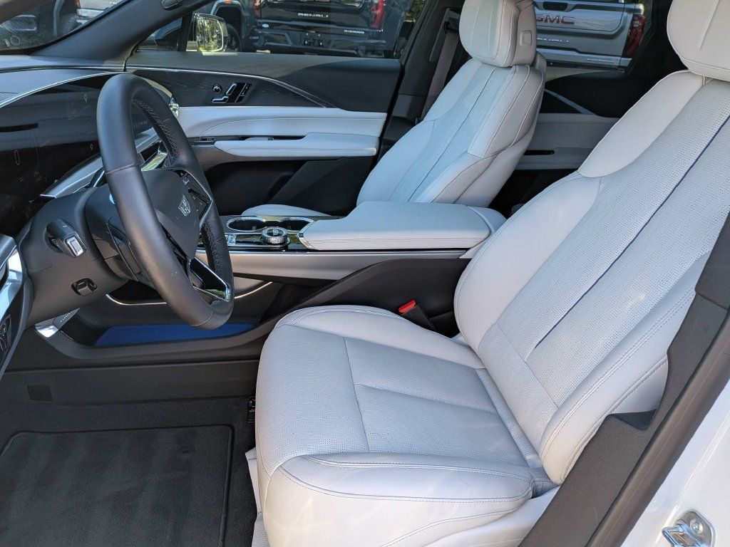 Certified 2024 Cadillac Lyriq Luxury RWD image 22