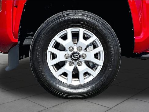 Used 2025 Toyota Tacoma SR5 AWD/4WD image 11