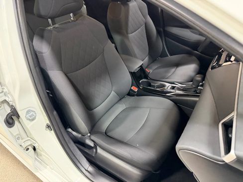 Used 2021 Toyota Corolla LE w/ Carpet Mat Package (TMS) image 38