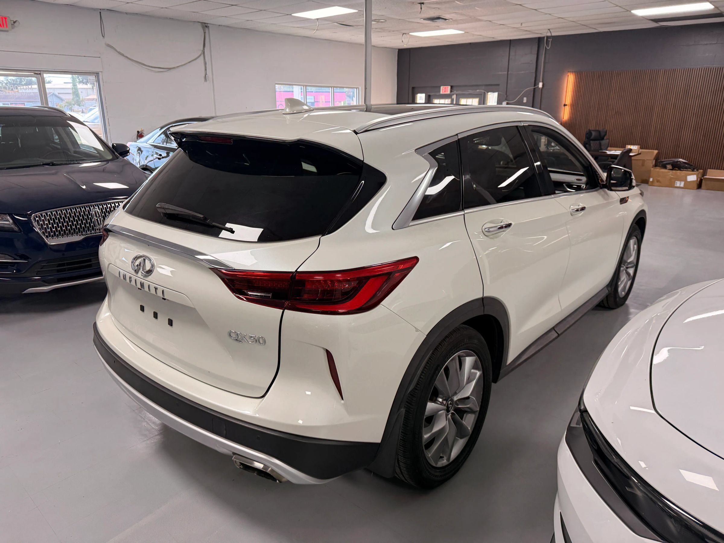 Used 2021 INFINITI QX50 Luxe FWD image 3