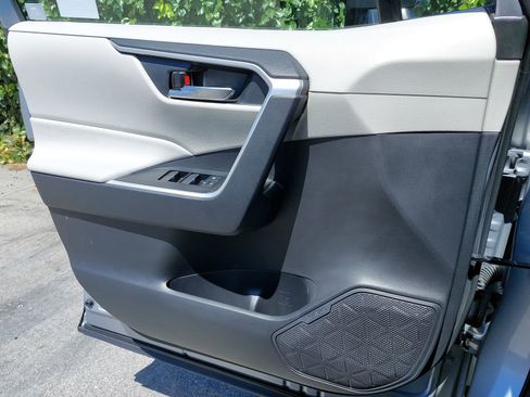 Used 2025 Toyota RAV4 XLE Premium FWD image 26