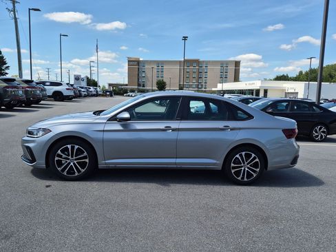 Used 2026 Volkswagen Jetta Sport FWD image 6