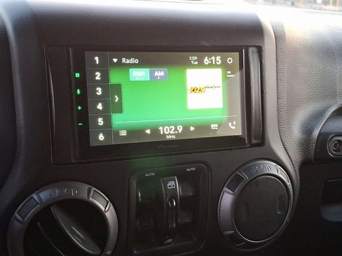 Used 2017 Jeep Wrangler Unlimited Sport w/ Quick Order Package 24S image 16