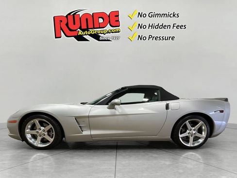 Used 2005 Chevrolet Corvette Convertible w/ Preferred Equipment Group RWD image 3