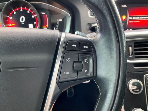 Used 2018 Volvo S60 T6 R-Design Platinum image 24