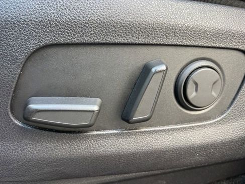 Certified 2024 Kia Carnival LX image 28