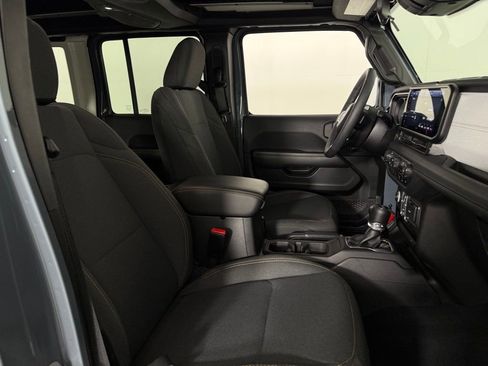 Certified 2025 Jeep Wrangler Sahara 4xe w/ Safety Group image 32