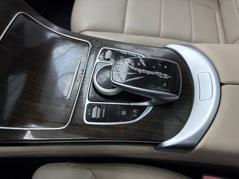 Used 2018 Mercedes-Benz GLC 300 4MATIC w/ Multimedia Package image 28