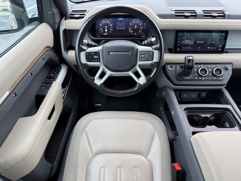 Used 2020 Land Rover Defender 110 First Edition image 23