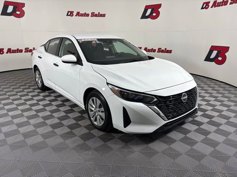 Used 2024 Nissan Sentra S image 8