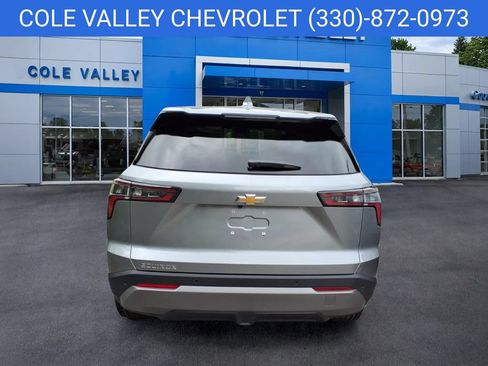 New 2027 Chevrolet Equinox LT w/ Convenience Package II FWD image 4