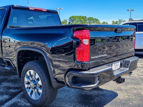 New 2026 Chevrolet Silverado 2500 Custom w/ Custom Value Package AWD/4WD image 6