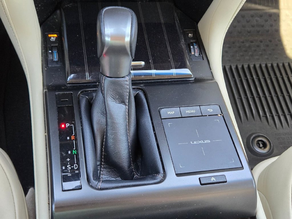 Used 2023 Lexus GX 460 Luxury w/ Accessory Package AWD/4WD image 31