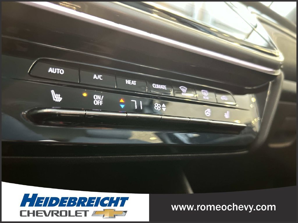 Used 2023 Chevrolet Bolt EUV LT w/ Comfort Package FWD image 24