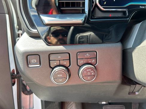 Used 2025 Chevrolet Silverado 2500 LT w/ Convenience Package AWD/4WD image 23