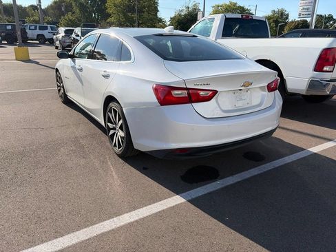 Used 2017 Chevrolet Malibu LT w/ Leather Package FWD image 6