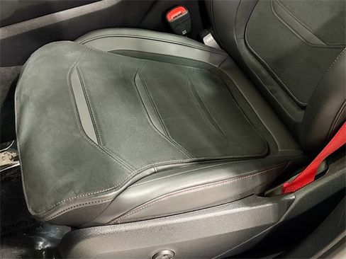 Used 2025 Mercedes-Benz GLC 43 AMG 4MATIC image 19