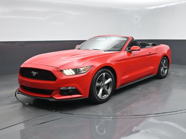 Used 2017 Ford Mustang Convertible w/ Equipment Group 051A RWD image 4