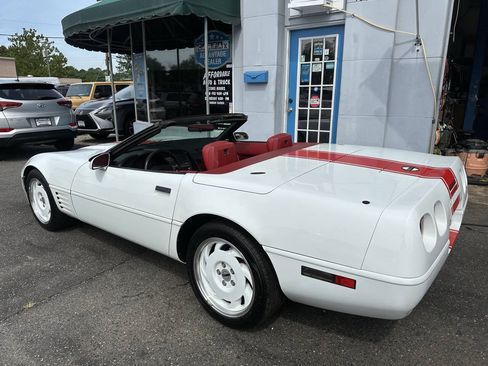 Used 1991 Chevrolet Corvette Convertible RWD image 10