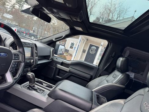 Used 2018 Ford F150 Raptor w/ Equipment Group 802A Luxury image 4